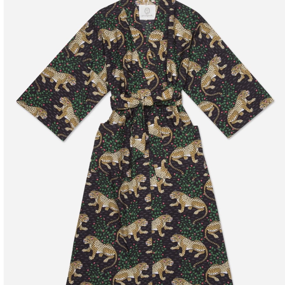Printfresh nwt Bagheera ink robe